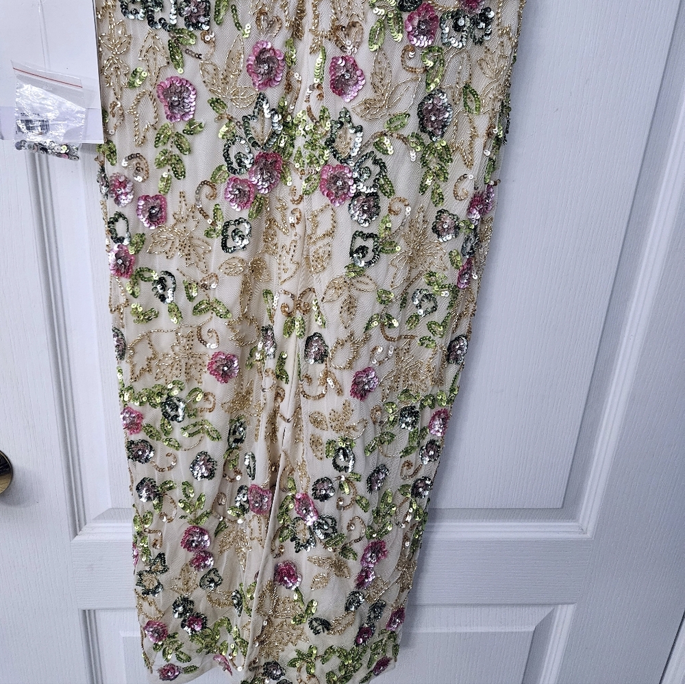 Mac Duggal Floral Embellished Flutter Cap Sleeve Dress in Ivory Sz 8 NWT - Picture 8 of 10